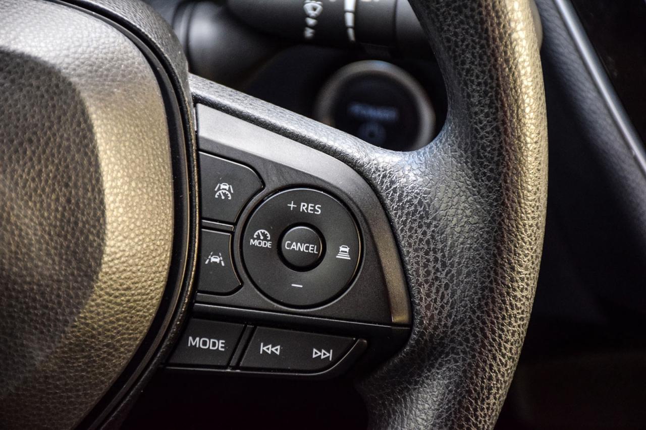 2024 Toyota Corolla Hybrid LE / NO ACCIDENT / CARPLAY / BSM/HTD SEATS/ALLOY Photo