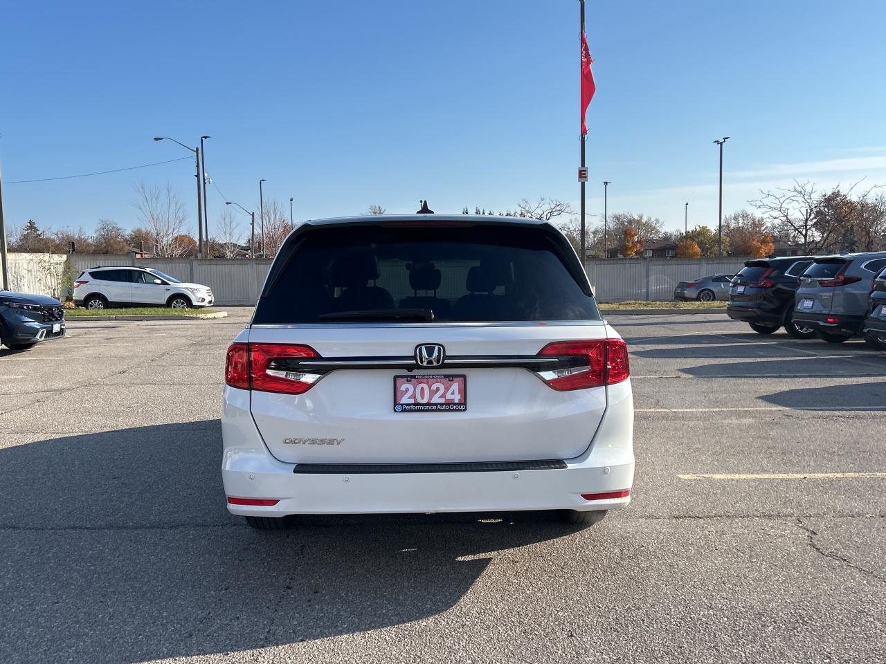 2024 Honda Odyssey EX-L  Leather  Sunroof CarPlay Rear Camera Photo4