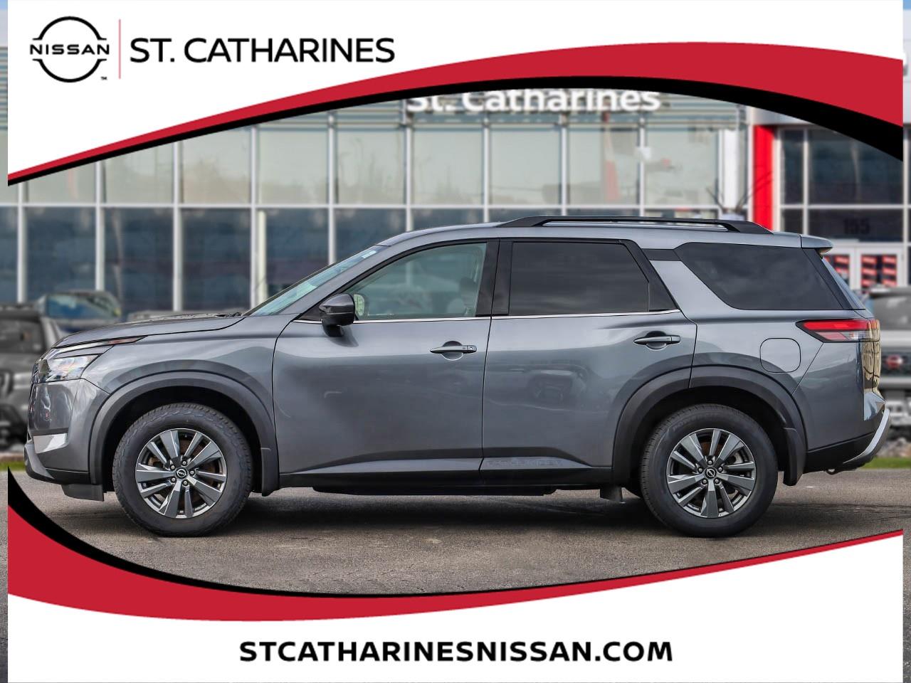 2023 Nissan Pathfinder SV Photo