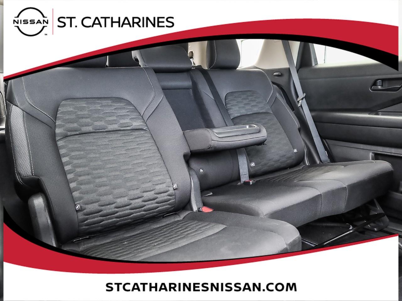 2023 Nissan Pathfinder SV Photo