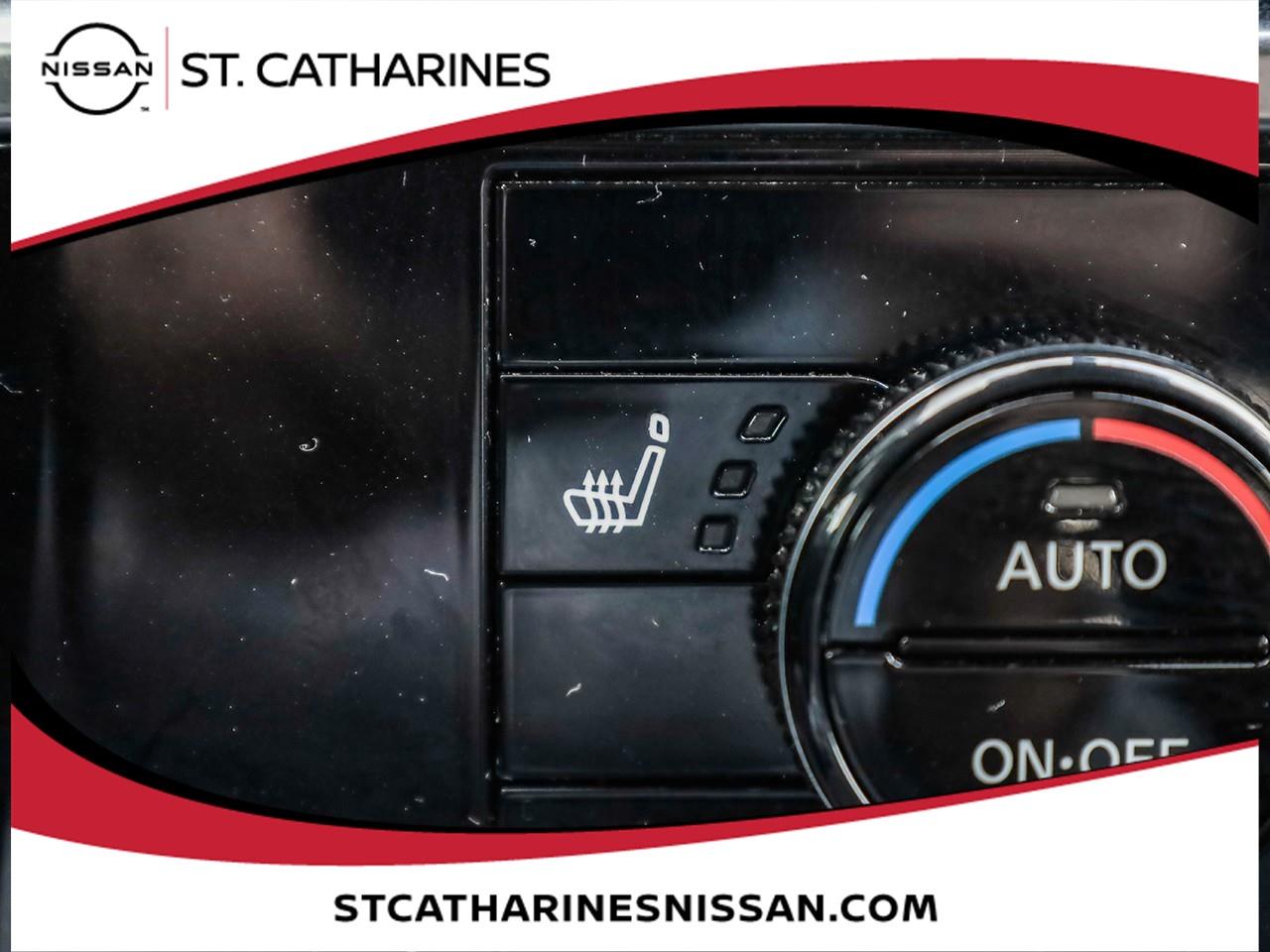 2023 Nissan Pathfinder SV Photo