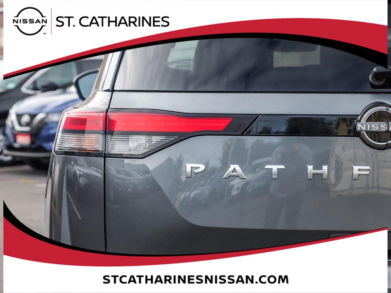 2023 Nissan Pathfinder SV Photo