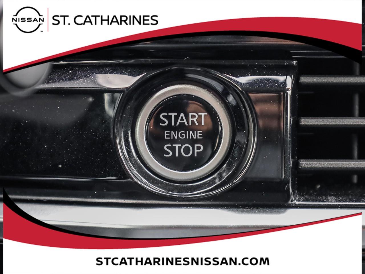 2023 Nissan Pathfinder SV Photo