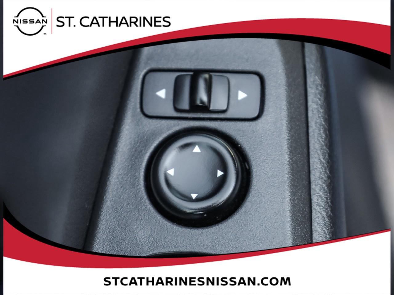 2023 Nissan Kicks SV Photo