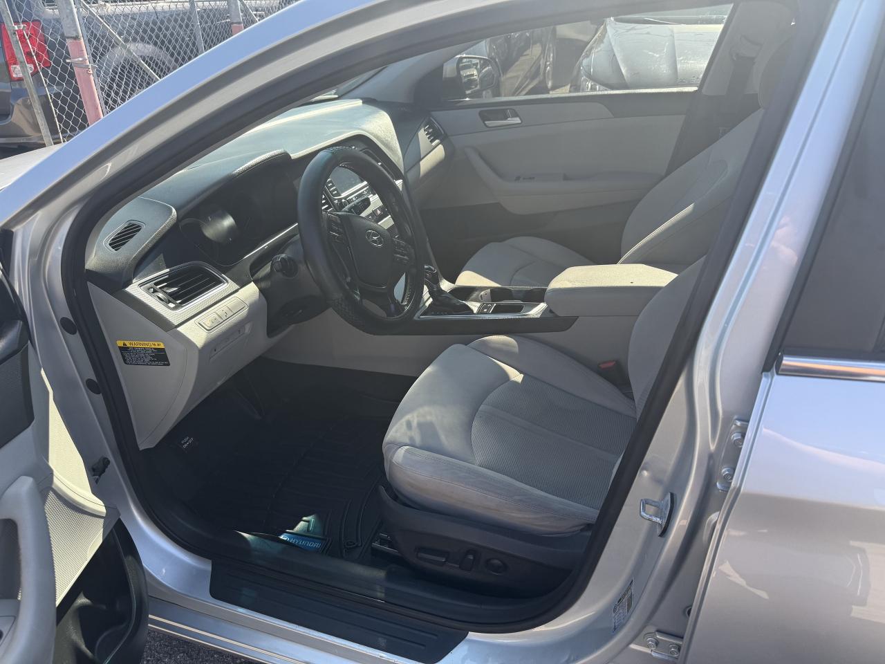 2015 Hyundai Sonata *** 3 YEAR WARRANTY INCLUDED *** Photo