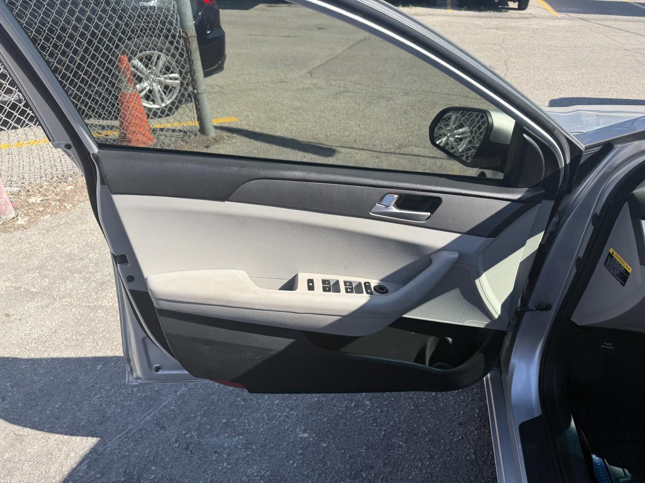 2015 Hyundai Sonata *** 3 YEAR WARRANTY INCLUDED *** Photo