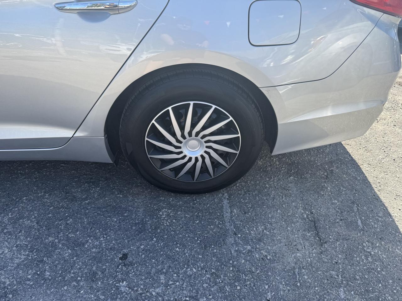 2015 Hyundai Sonata *** 3 YEAR WARRANTY INCLUDED *** Photo