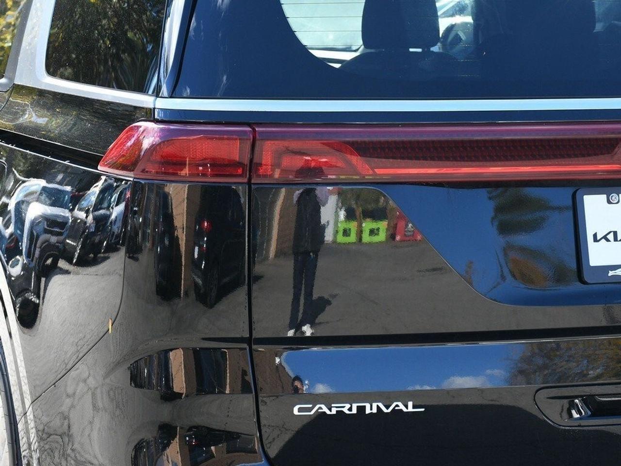 2024 Kia Carnival LX+ CPO   3rd Row Seating   Backup Camera   Blueto Photo