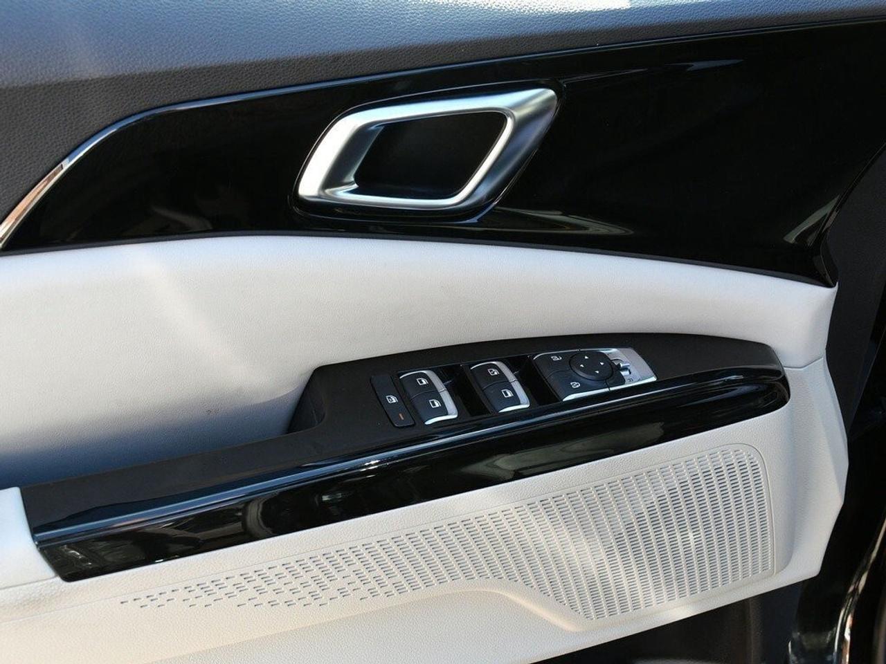 2024 Kia Carnival LX+ CPO   3rd Row Seating   Backup Camera   Blueto Photo