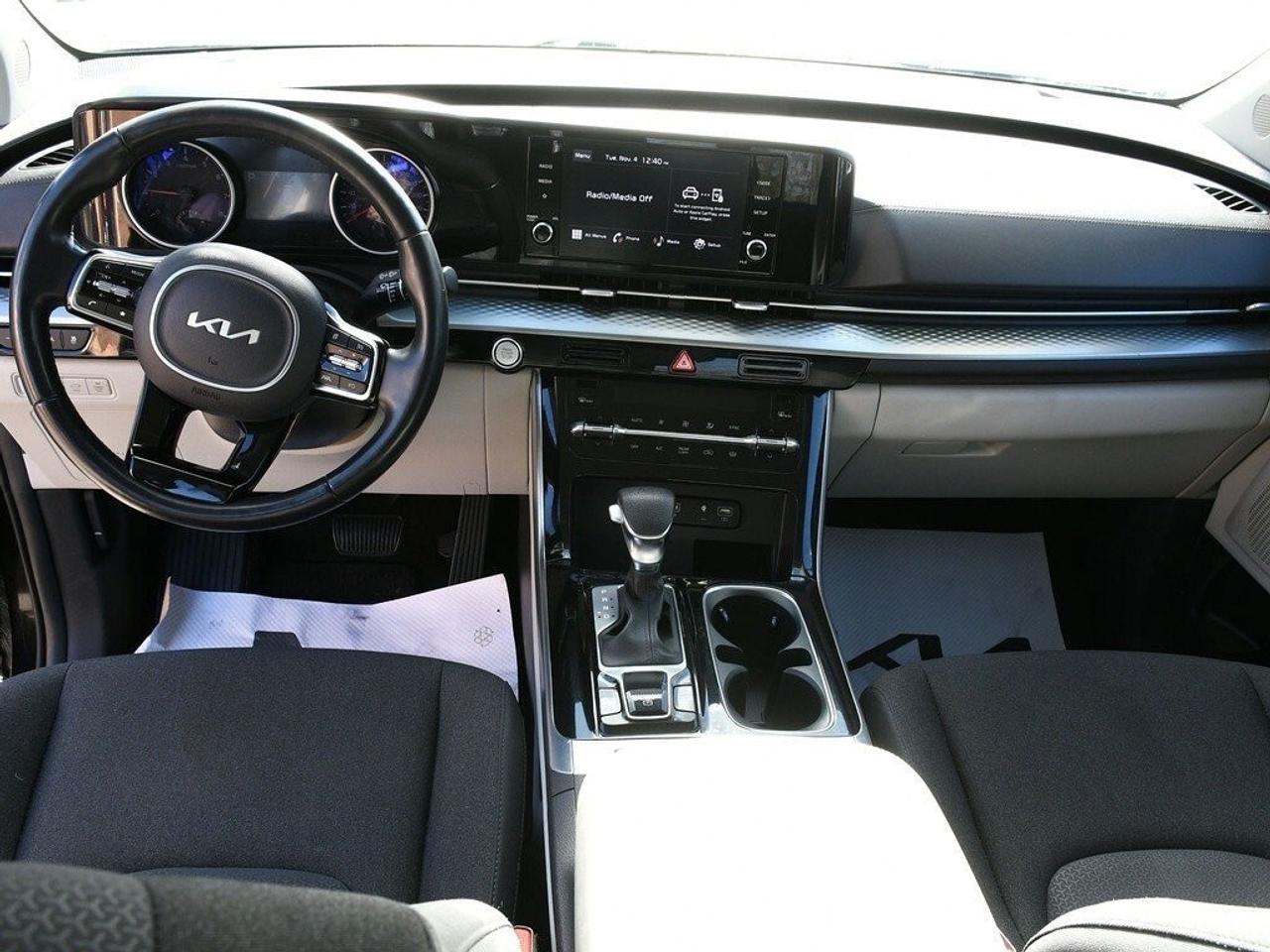 2024 Kia Carnival LX+ CPO   3rd Row Seating   Backup Camera   Blueto Photo