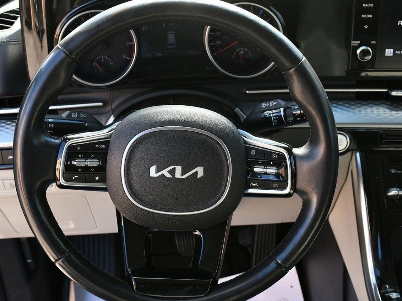 2024 Kia Carnival LX+ CPO   3rd Row Seating   Backup Camera   Blueto Photo