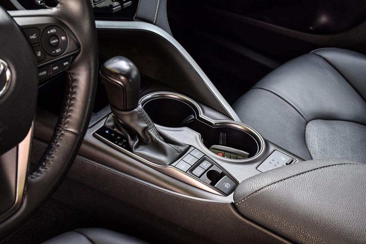 2022 Toyota Camry HYBRID XSE / NO ACCIDENT /SUNROOF /LEATHER / CARPLAY/BSM Photo