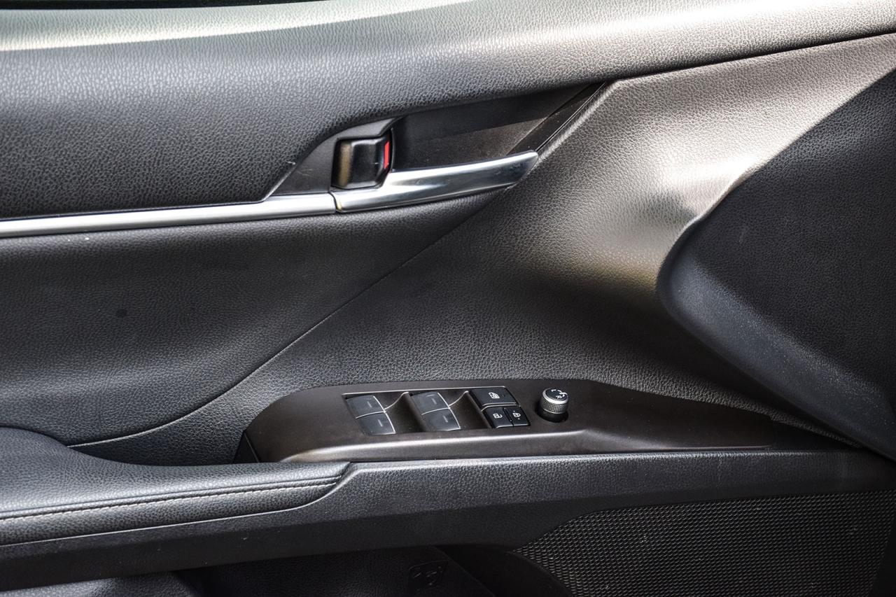 2022 Toyota Camry HYBRID XSE / NO ACCIDENT /SUNROOF /LEATHER / CARPLAY/BSM Photo