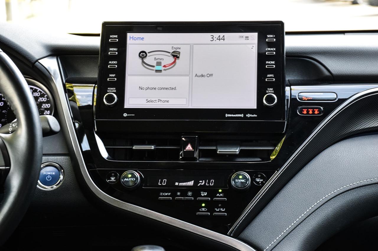 2022 Toyota Camry HYBRID XSE / NO ACCIDENT /SUNROOF /LEATHER / CARPLAY/BSM Photo