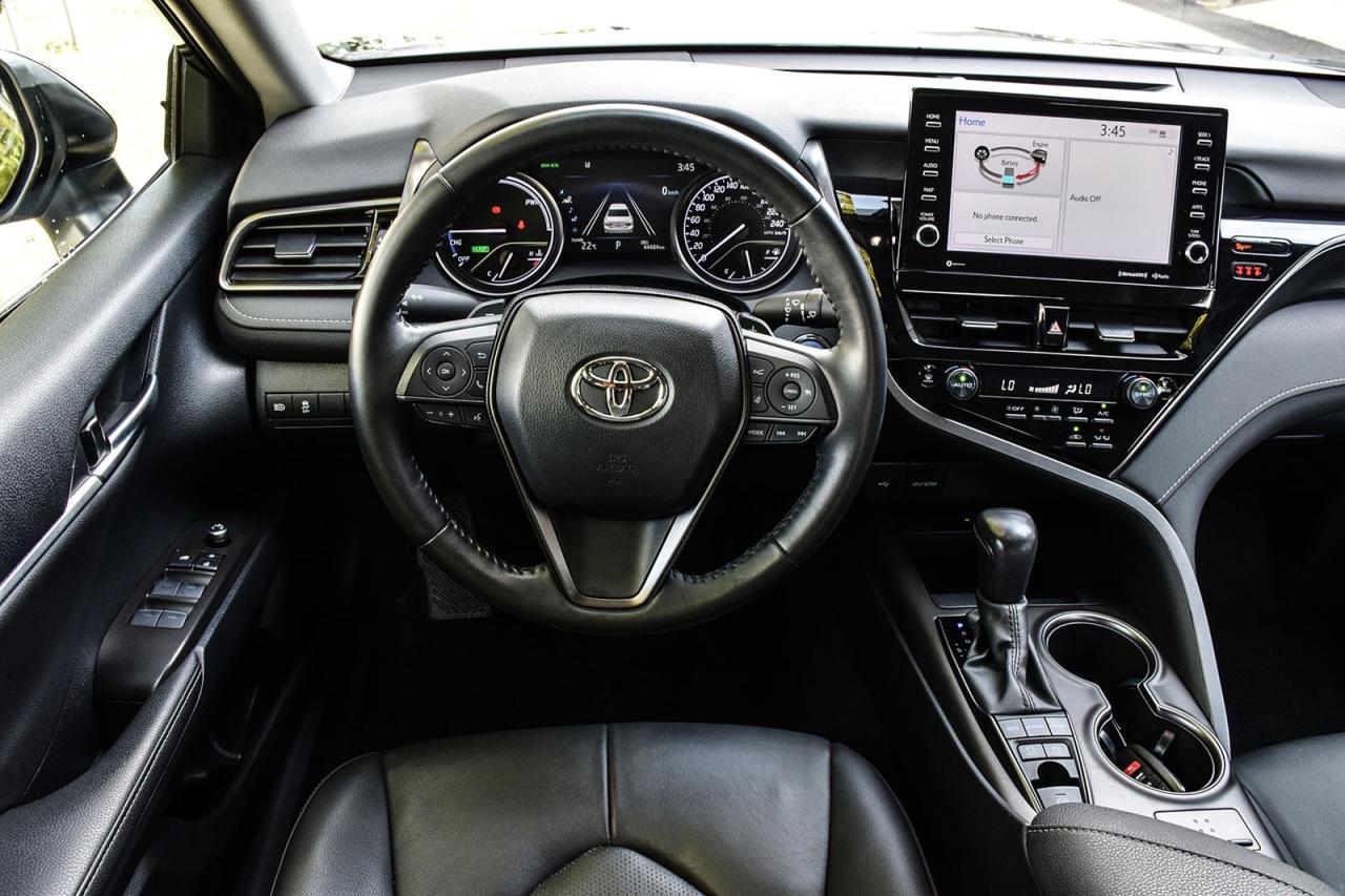 2022 Toyota Camry HYBRID XSE / NO ACCIDENT /SUNROOF /LEATHER / CARPLAY/BSM Photo