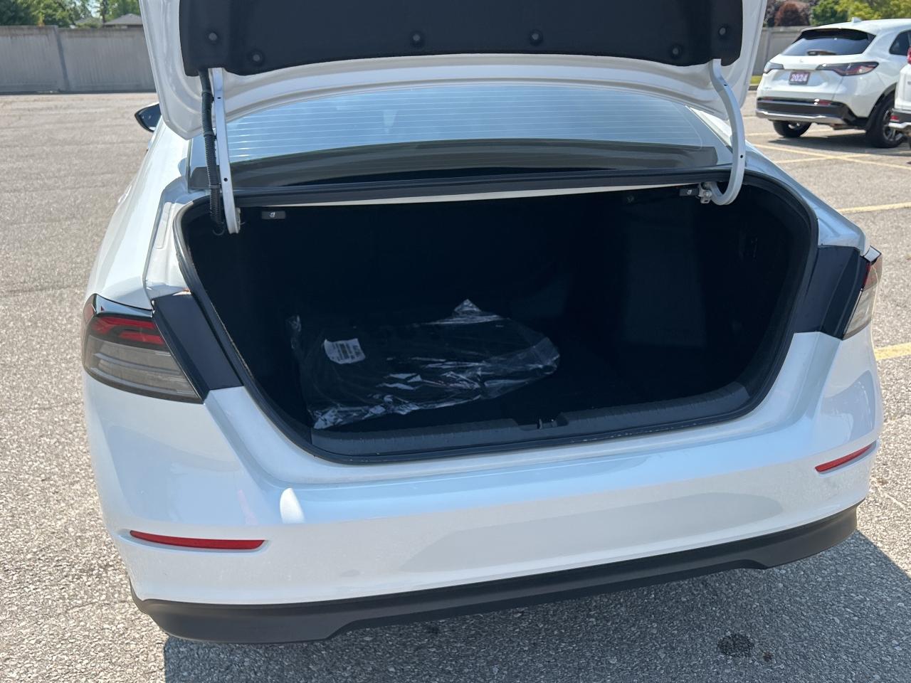 2024 Honda Accord Sedan EX  Sunroof  Carplay  Rear Camera  Honda Sensing Photo