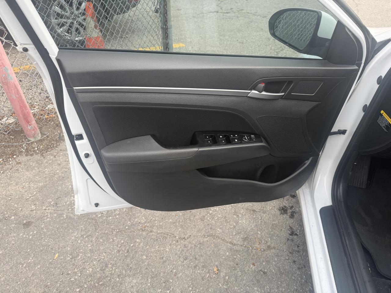 2017 Hyundai Elantra *** 3 YEAR WARRANTY INCLUDED *** Photo