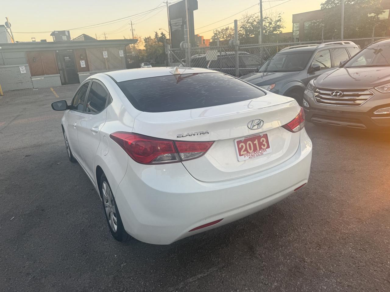 2013 Hyundai Elantra *** 3 YEAR WARRANTY INCLUDED *** Photo