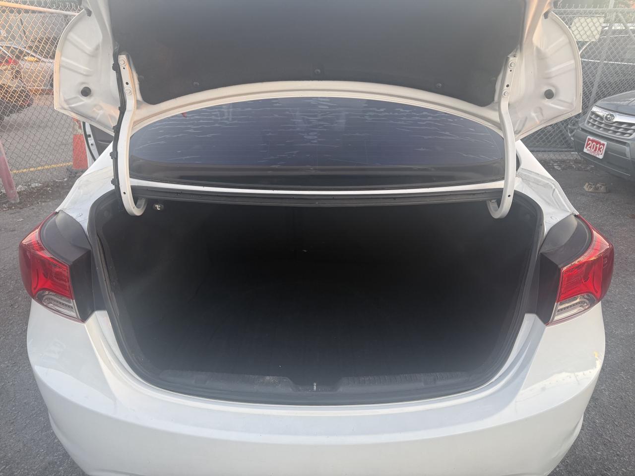 2013 Hyundai Elantra *** 3 YEAR WARRANTY INCLUDED *** Photo