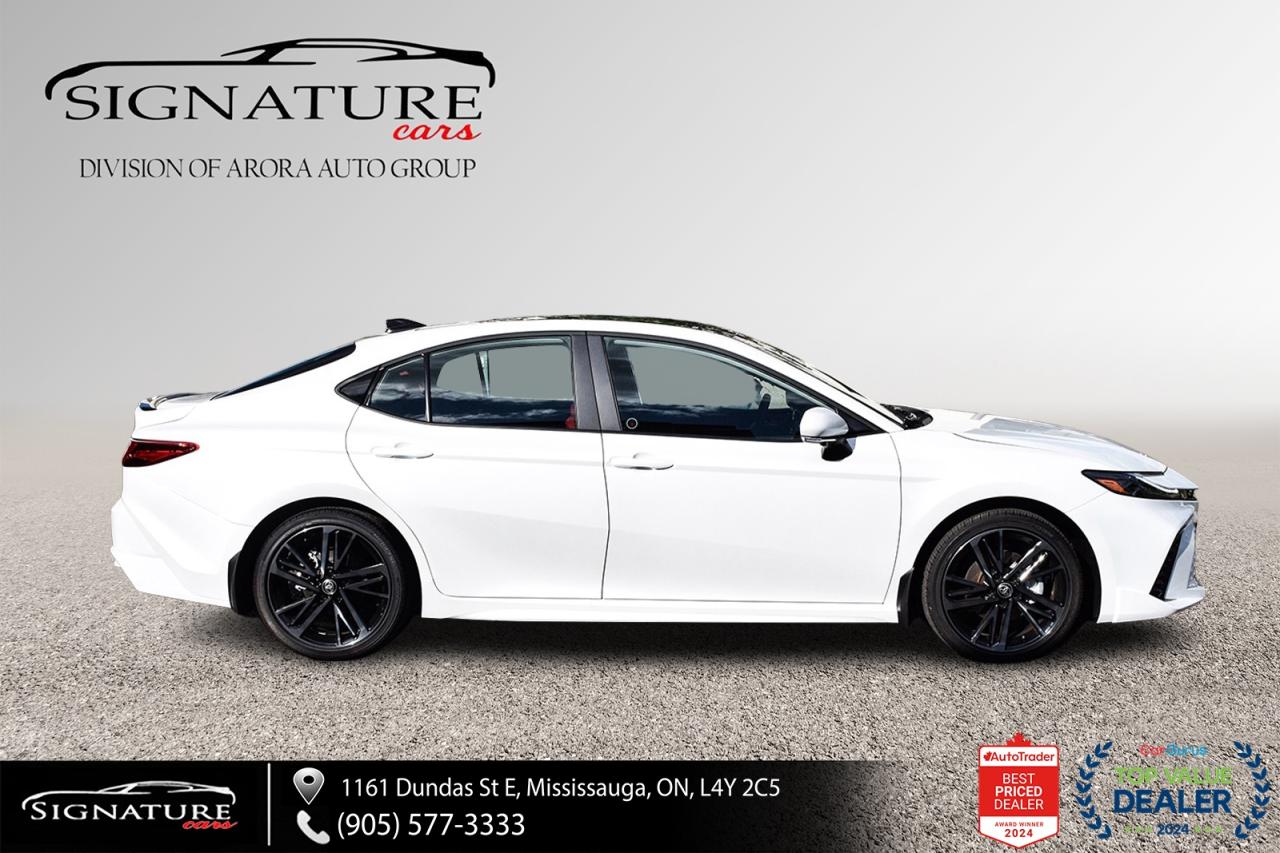 2025 Toyota Camry HYBRID XSE AWD / CLEAN CARFAX / RED INTERIOR / MOONROOF Photo
