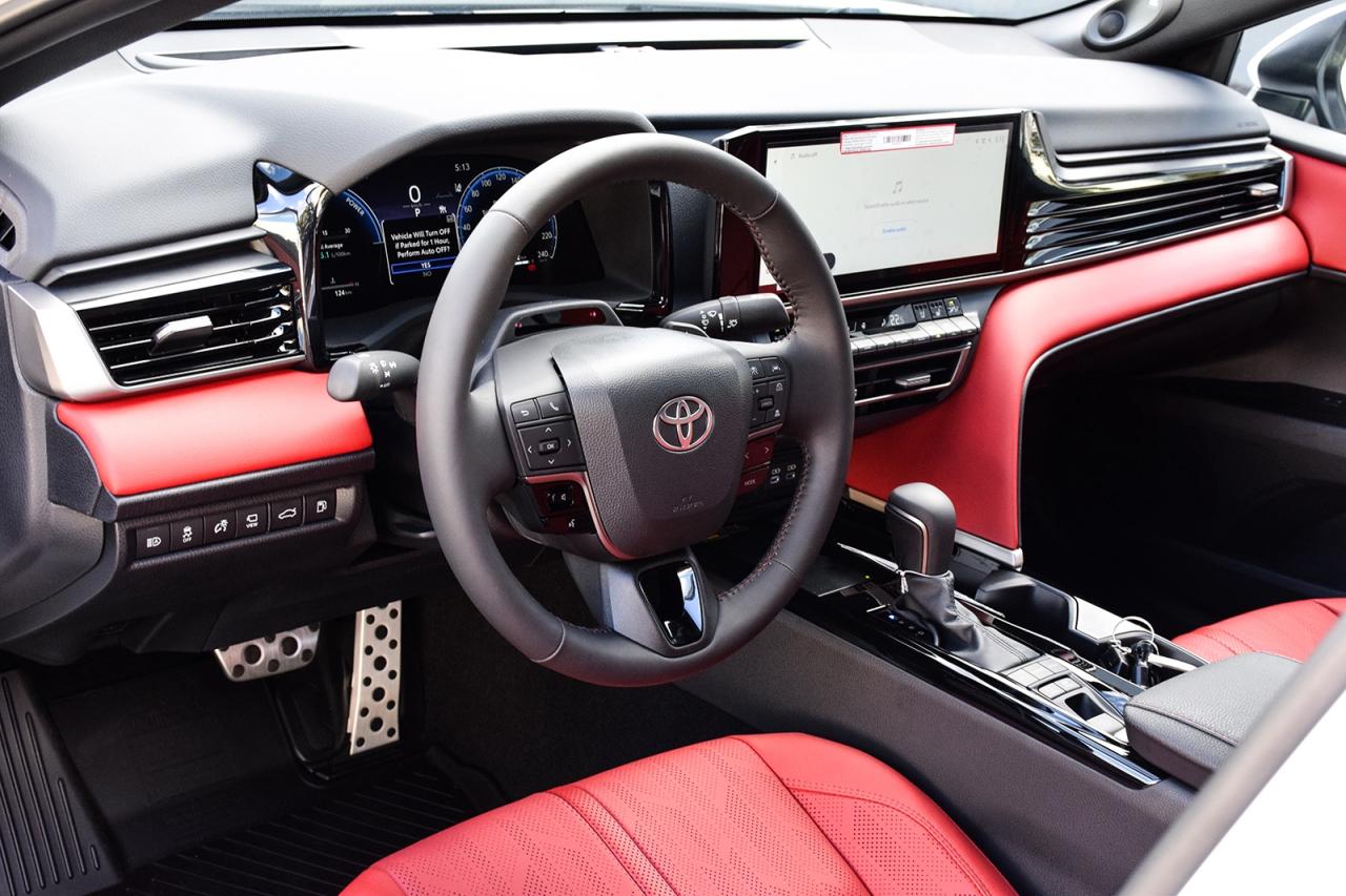 2025 Toyota Camry HYBRID XSE AWD Clean Carfax Red Interior Moonroof Photo