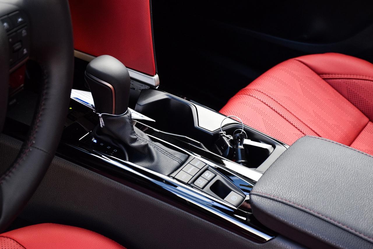 2025 Toyota Camry HYBRID XSE AWD Clean Carfax Red Interior Moonroof Photo