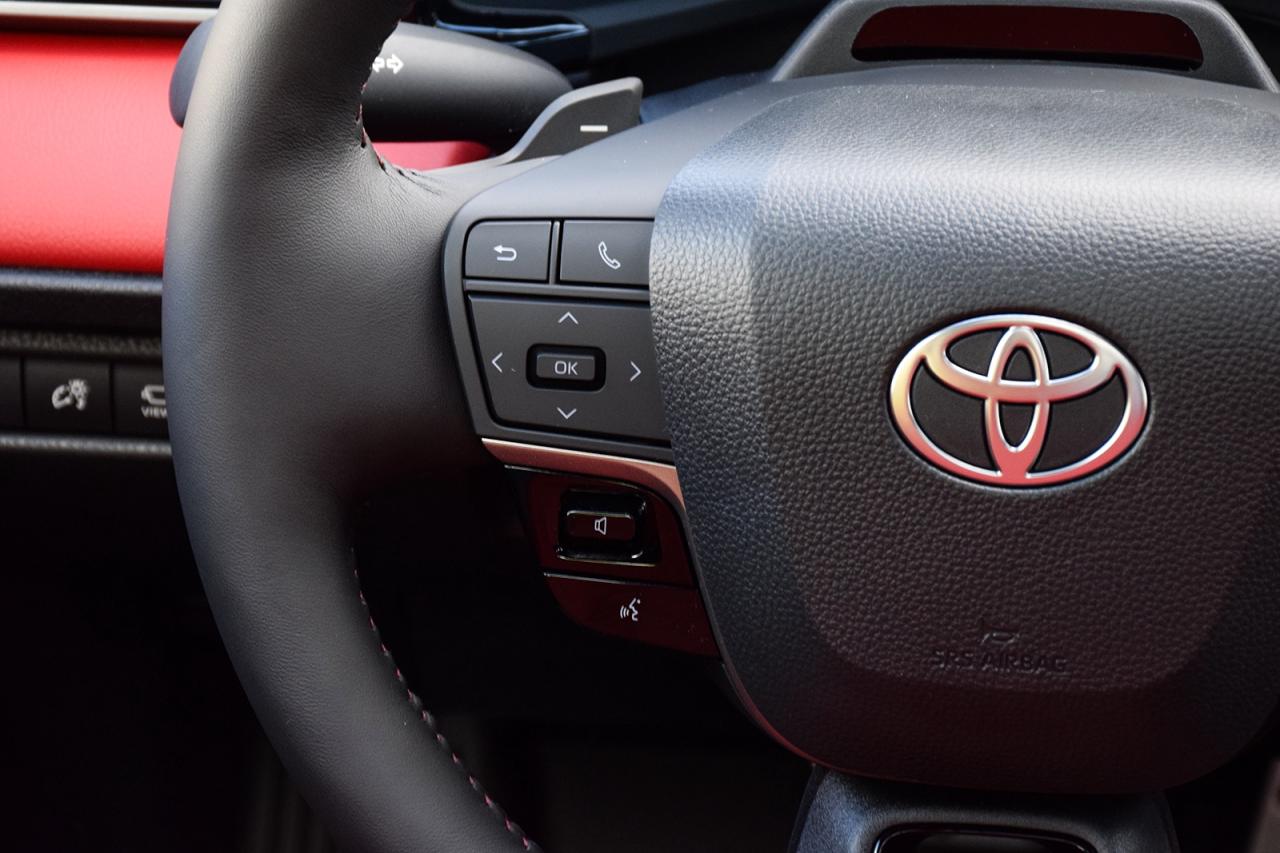 2025 Toyota Camry HYBRID XSE AWD Clean Carfax Red Interior Moonroof Photo