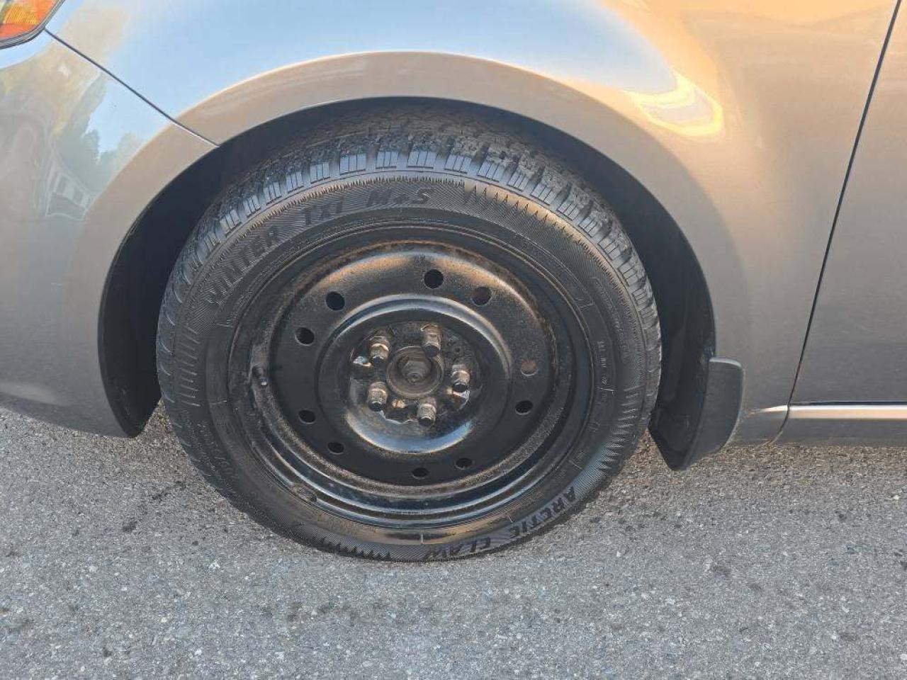 2010 Kia Forte Koup 2dr Cpe Auto SX Photo