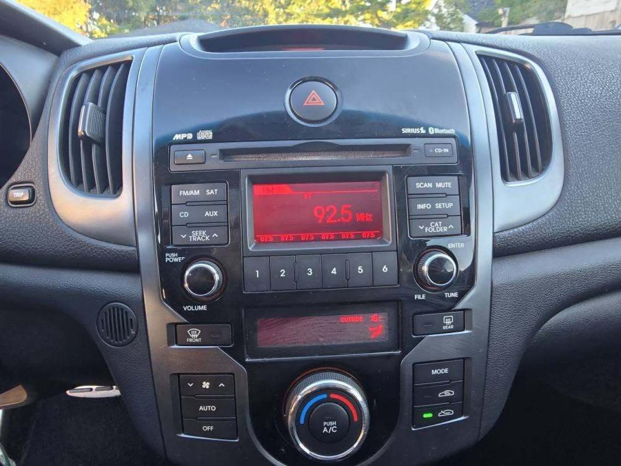 2010 Kia Forte Koup 2dr Cpe Auto SX Photo