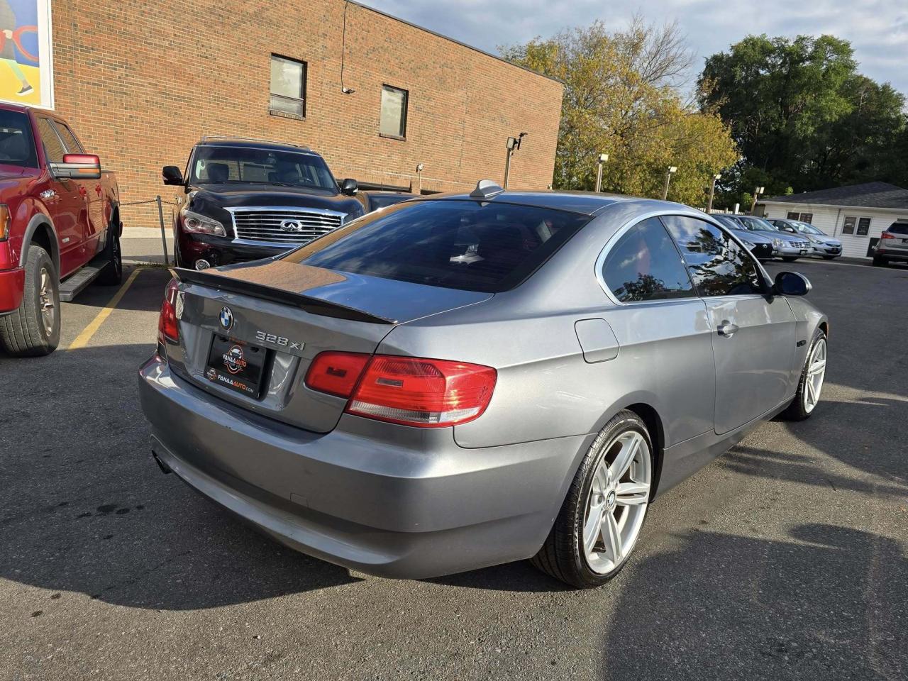 2007 BMW 3 Series 2dr Cpe 328xi AWD Photo3