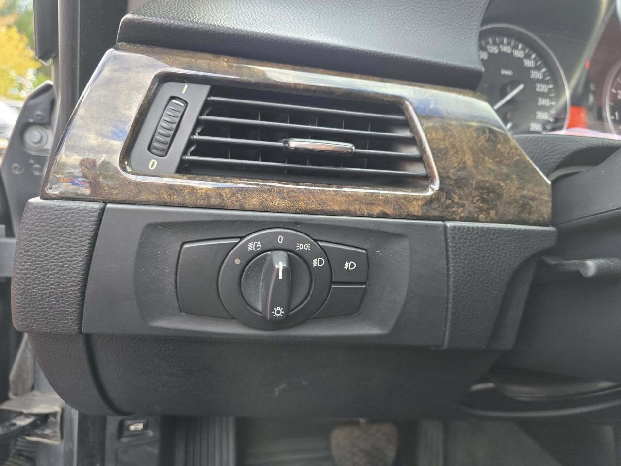 2007 BMW 3 Series 2dr Cpe 328xi AWD Photo