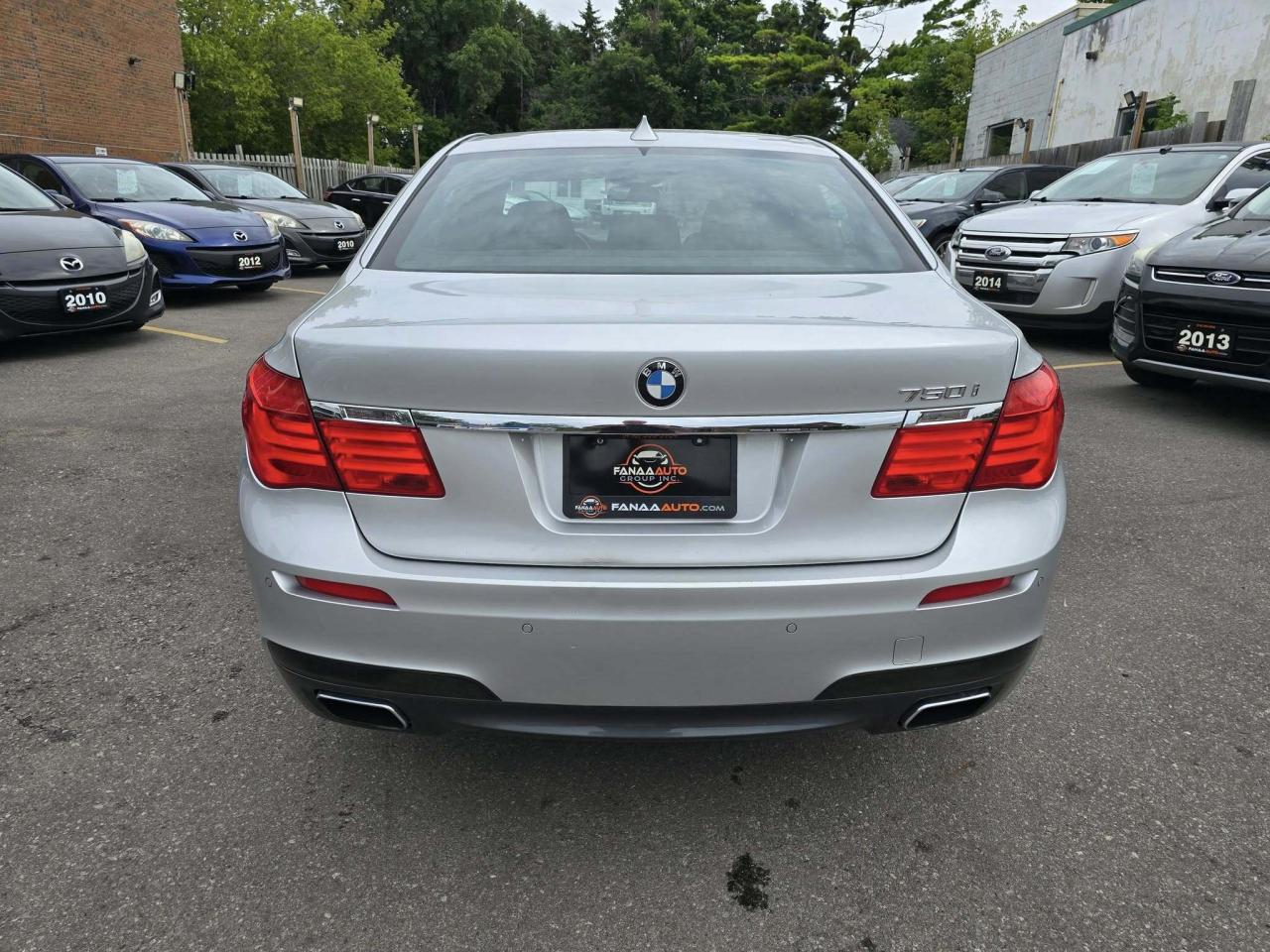 2011 BMW 7 Series 4dr Sdn 750i xDrive AWD Photo