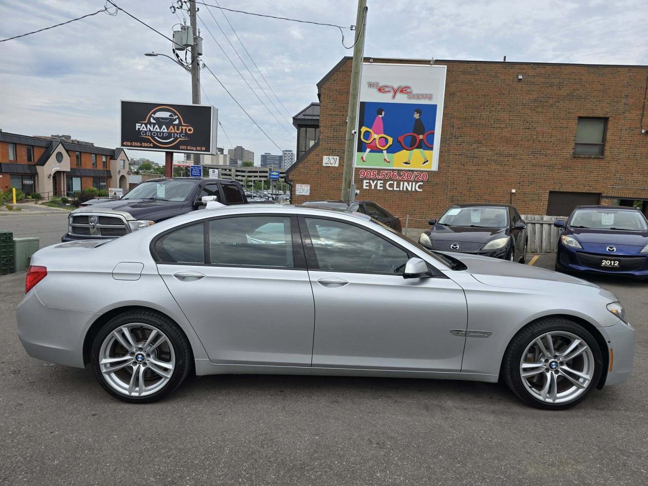 2011 BMW 7 Series 4dr Sdn 750i xDrive AWD Photo