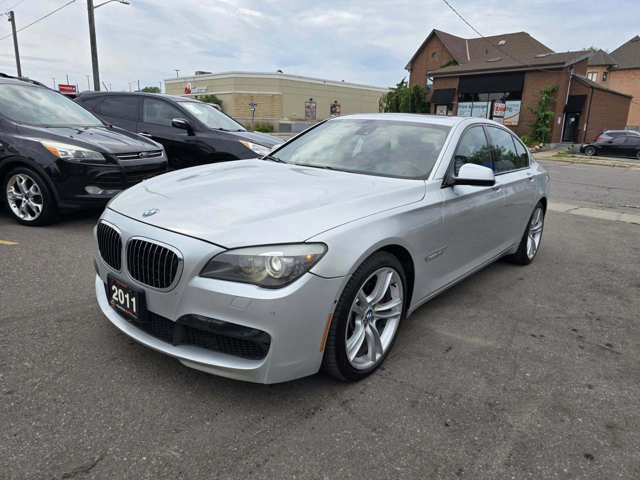 2011 BMW 7 Series 4dr Sdn 750i xDrive AWD Photo