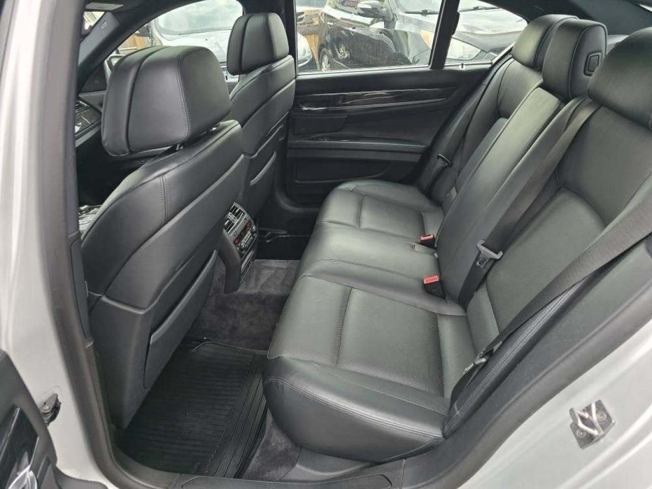 2011 BMW 7 Series 4dr Sdn 750i xDrive AWD Photo