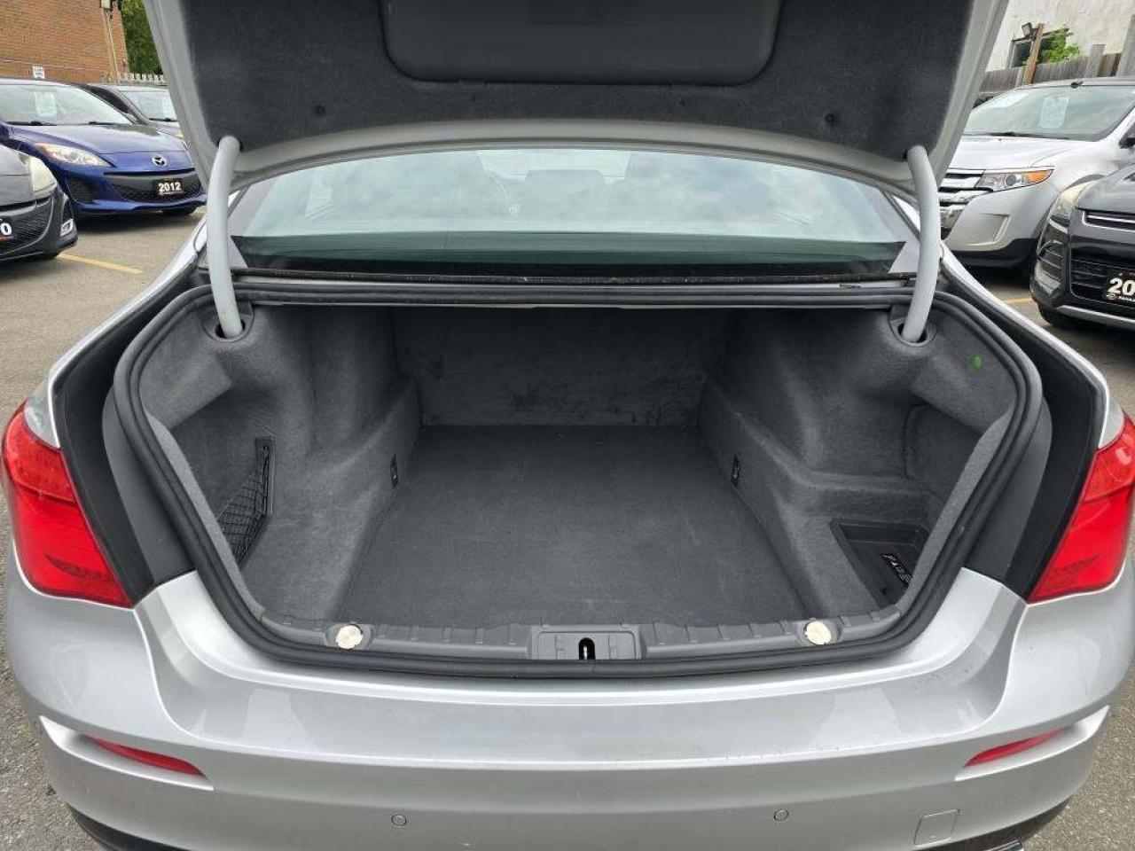 2011 BMW 7 Series 4dr Sdn 750i xDrive AWD Photo