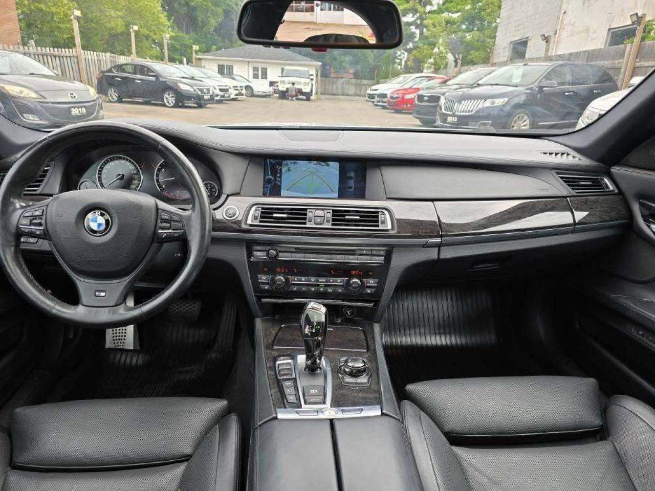 2011 BMW 7 Series 4dr Sdn 750i xDrive AWD Photo