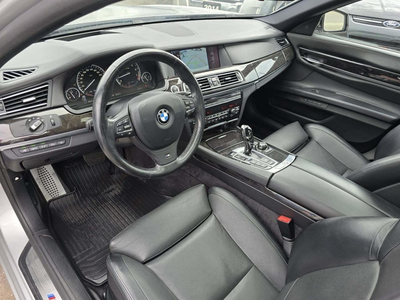 2011 BMW 7 Series 4dr Sdn 750i xDrive AWD Photo