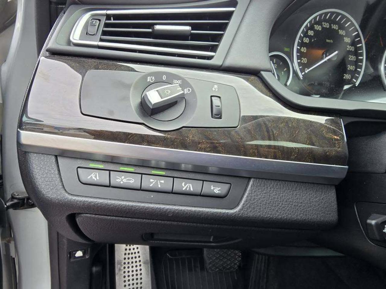 2011 BMW 7 Series 4dr Sdn 750i xDrive AWD Photo