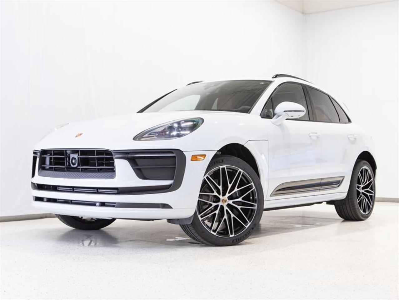 2025 Porsche Macan AWD Photo