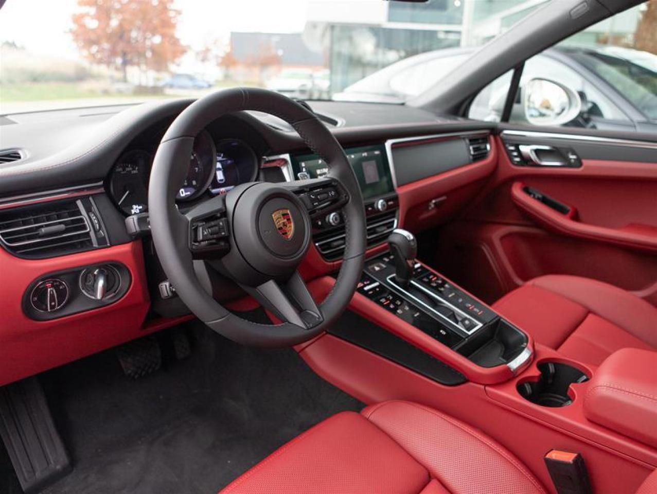 2025 Porsche Macan AWD Photo