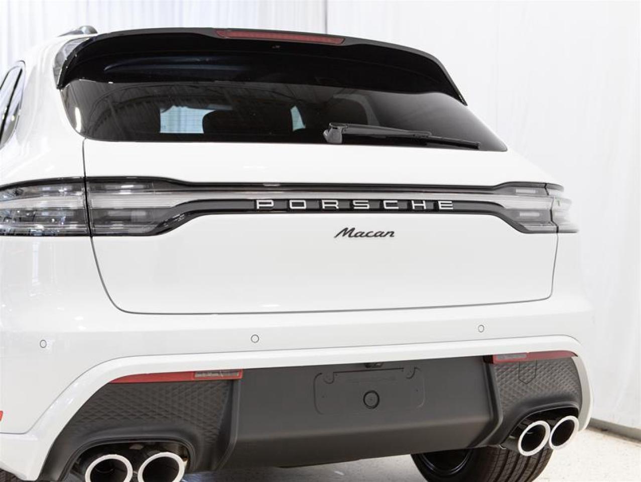 2025 Porsche Macan AWD Photo