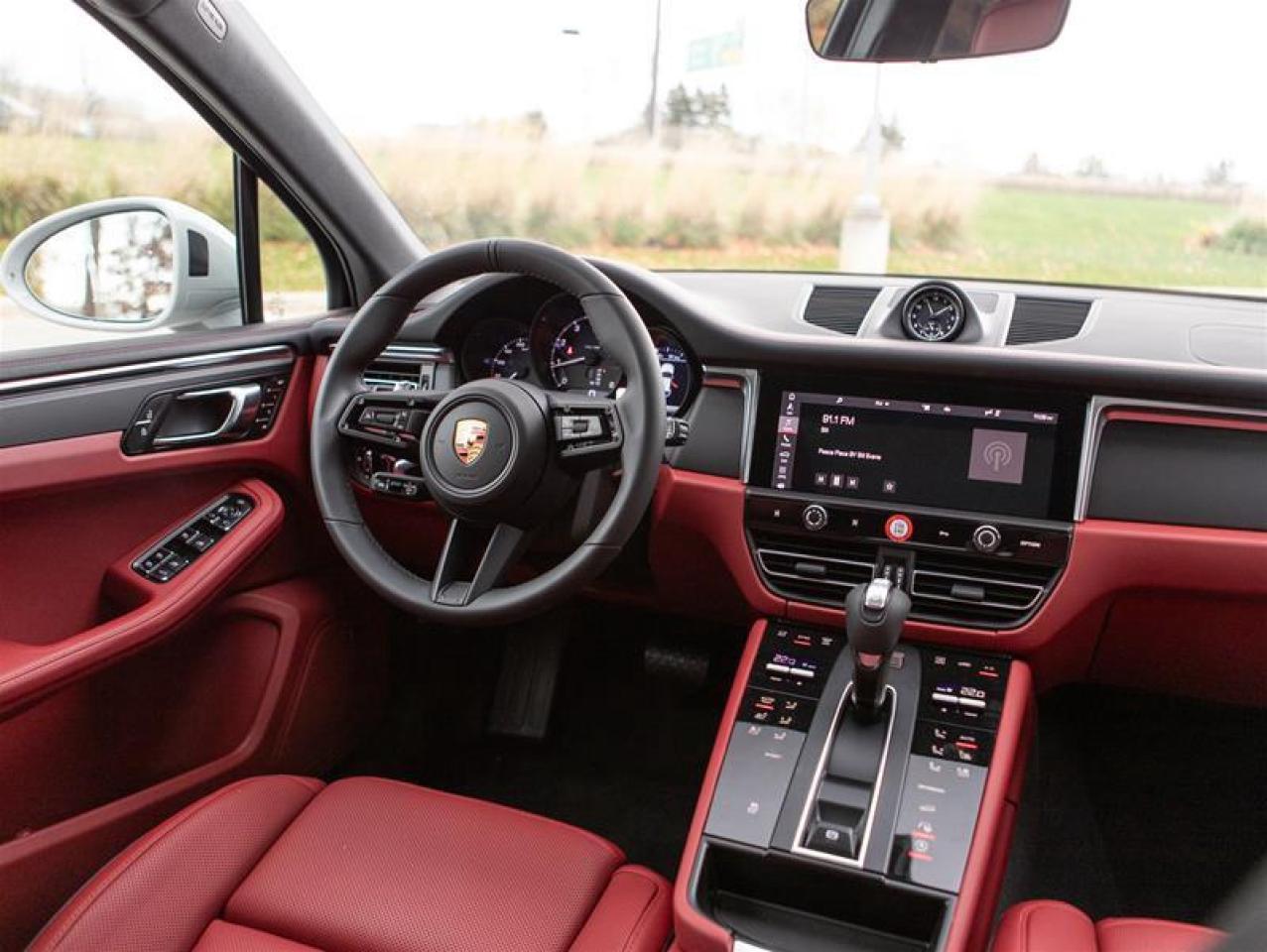 2025 Porsche Macan AWD Photo