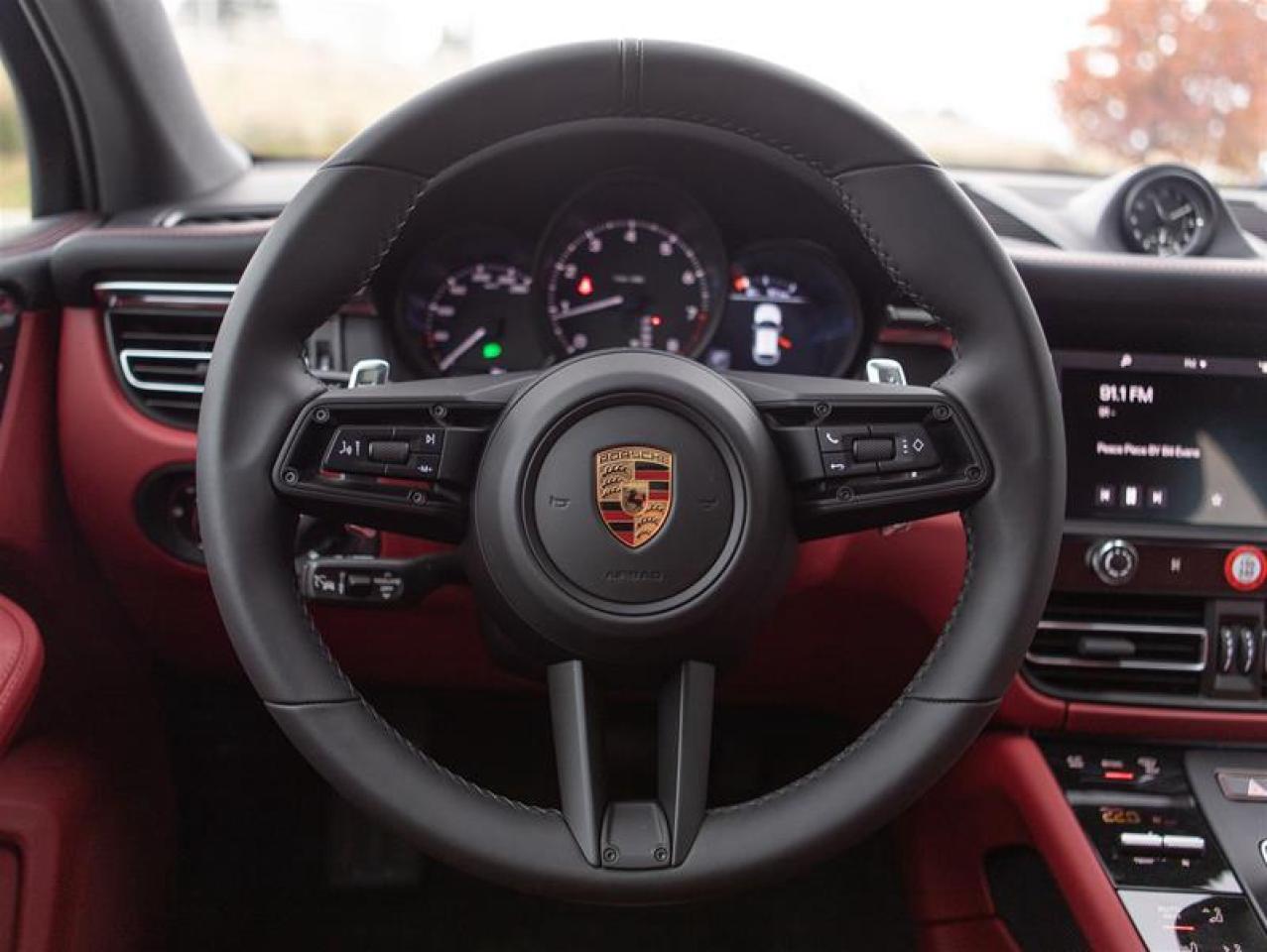 2025 Porsche Macan AWD Photo