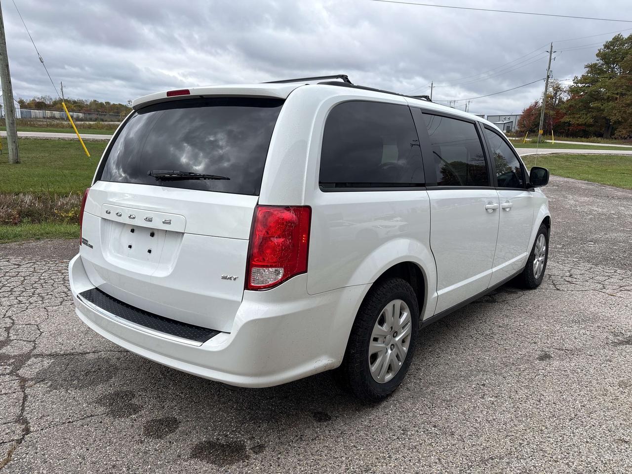 2017 Dodge Grand Caravan 4dr Wgn SXT Photo3
