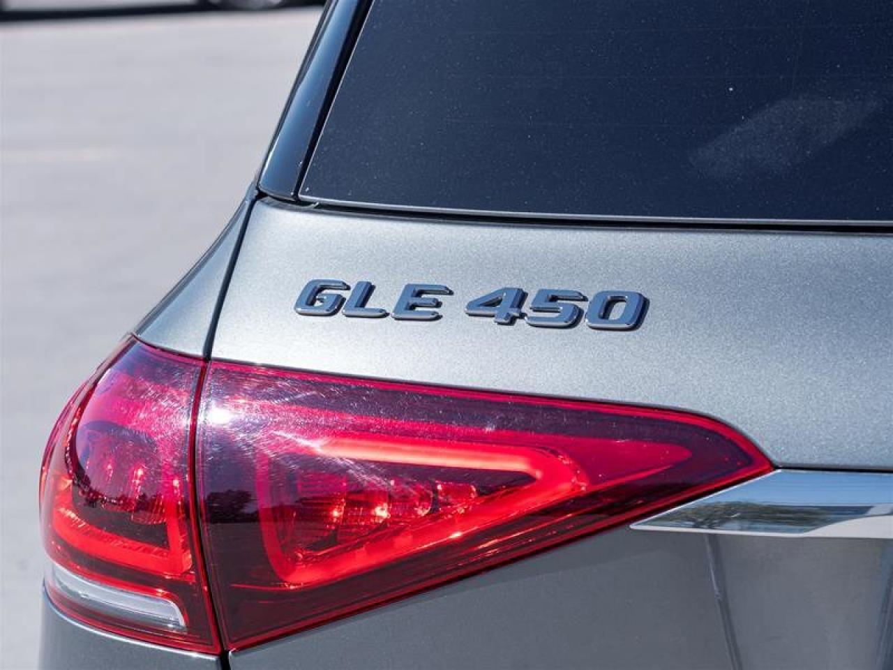 2022 Mercedes-Benz GLE GLE 450 4Matic 2 Sets of Tires Technology Pkg Prem Photo