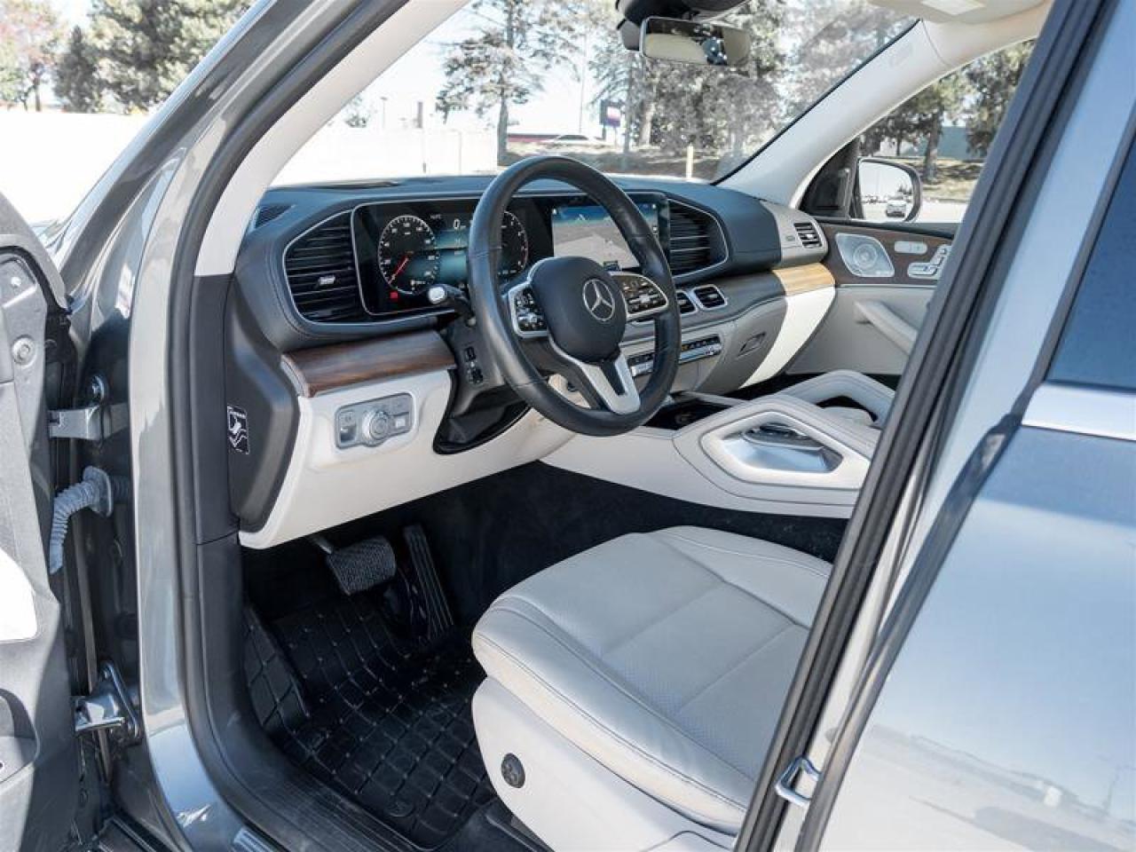 2022 Mercedes-Benz GLE GLE 450 4Matic 2 Sets of Tires Technology Pkg Prem Photo