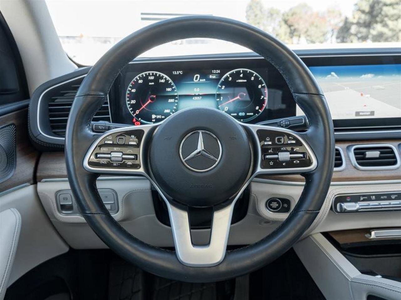 2022 Mercedes-Benz GLE GLE 450 4Matic 2 Sets of Tires Technology Pkg Prem Photo