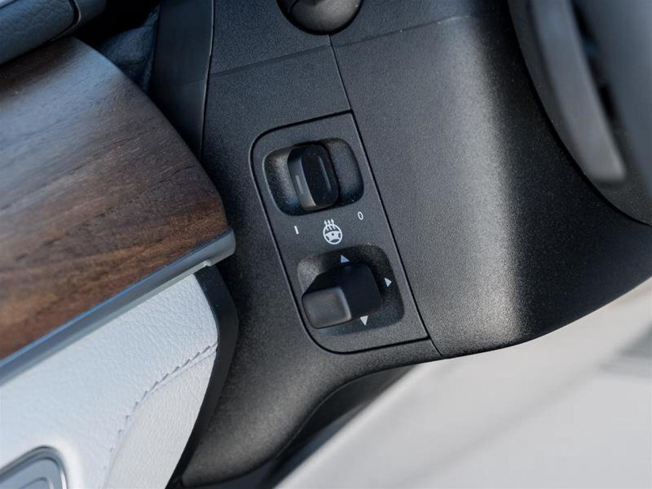 2022 Mercedes-Benz GLE GLE 450 4Matic 2 Sets of Tires Technology Pkg Prem Photo