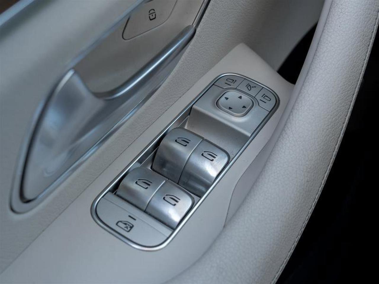 2022 Mercedes-Benz GLE GLE 450 4Matic 2 Sets of Tires Technology Pkg Prem Photo